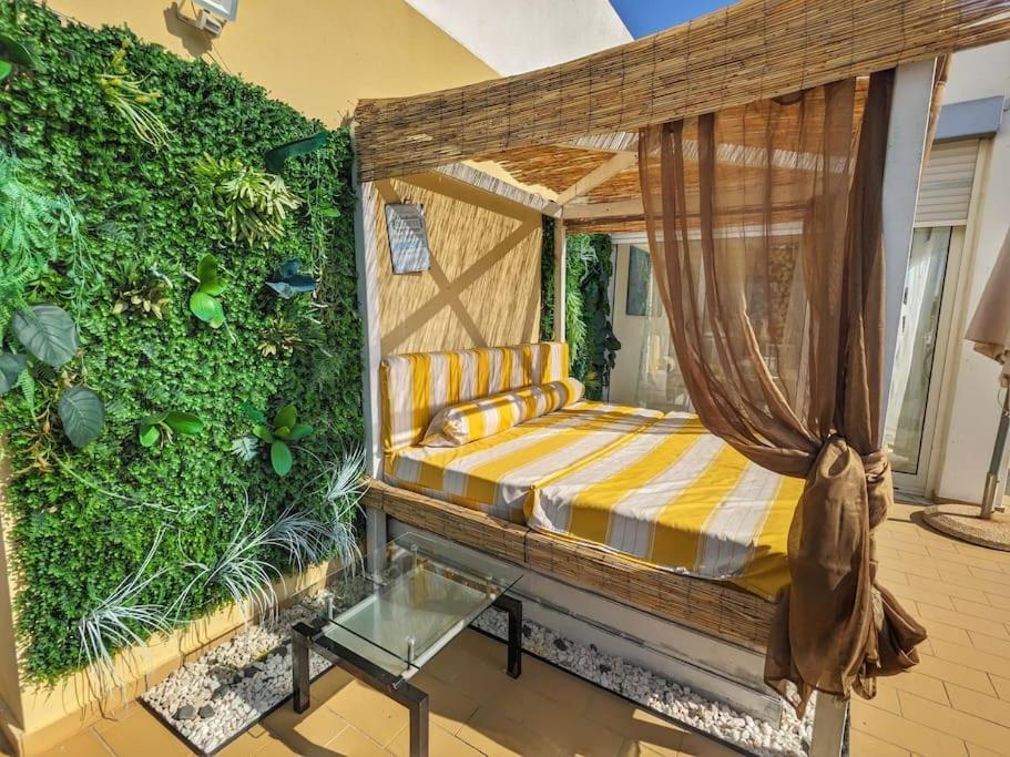 Penthouse With Sea View & Private Terrace Apartment Гия Екстериор снимка