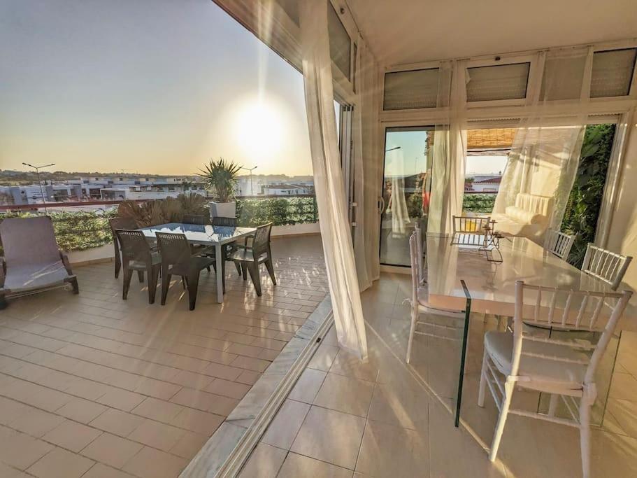 Penthouse With Sea View & Private Terrace Apartment Гия Екстериор снимка