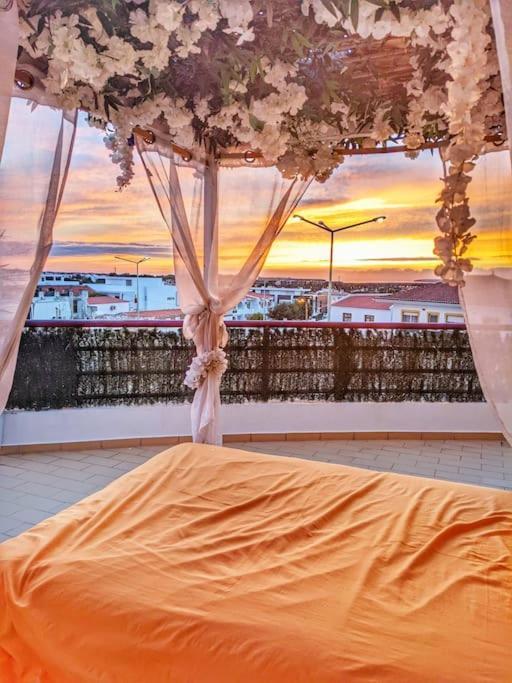 Penthouse With Sea View & Private Terrace Apartment Гия Екстериор снимка